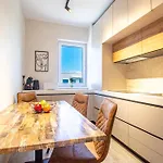 12bv Pop Old Apartament Brașov