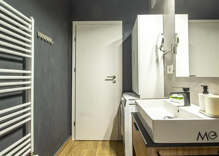 12bv Pop Old Apartment